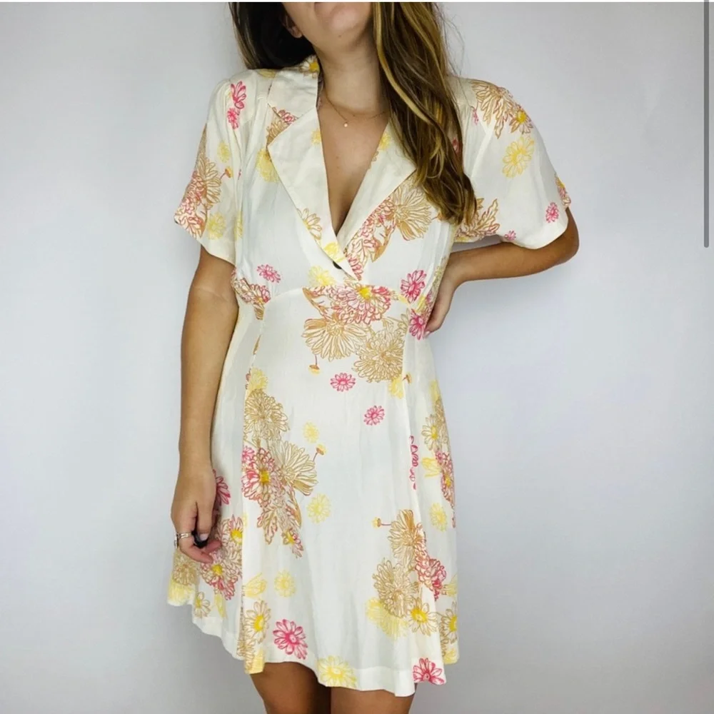 *Free People Cream Floral Collar Dress - Picture 2 of 4